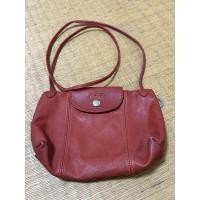 ราคา ส่งต่อ Longchamp Cuir Mini Crossbody สีแดง ปรับสายได้ (แท้) (20566287686)