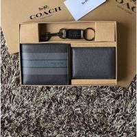 ราคา ส่งฟรี Set กระเป๋าสตางค์ Coach แท้ ผู้ชาย สีดำ น้ำเงิน พร้อมพวงกุญแจ ของขวัญ (17481185880)