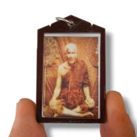 ราคา [NCT]127หลวงพ่อรุ่ง วัดท่ากระบือ รูปถ่ายแบบเก่าเลี่ยมกรอบกันน้ำอย่างดี ด้านหลังประทับยันต์ผ่านพิธีปลุกเสกแล้ว (23346997778)