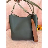 ราคา Brera แท้ กระเป๋าสะพายข้างทรงถัง ขนาด 9“ สภาพดีมาก สวย (24252102275)