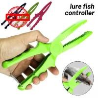 ราคา abs วัสดุ Fish Clamp น้ําหนักเบาพลาสติก Gripper เครื่องมือปลาคีมควบคุมปลาตกปลา M3z8 (40518577301)