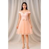 ราคา เดรสออกงานสีโอรส เดรสน่ารักประดับโบว์ที่เอว เปิดไหล่ สวยหรู โทนชมพู 2 (42158732035)