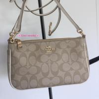 ราคา Coach แท้ 100% กระเป๋าสะพายข้างทรงพอช ลาย C สีขาว (2006970153)