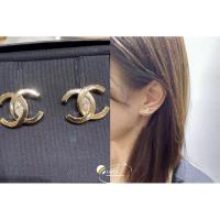 ราคา ของแท้ CHANEL ต่างหู 23S ใหม่สีทองเพชรเพชรเพชรขนาดใหญ่ต่างหู CC สตั๊ด (25285859405)