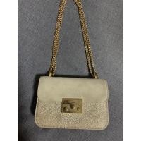 ราคา กระเป๋า charles & keith สีครีม ของแท้ (12284333779)