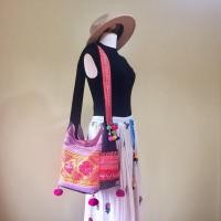 ราคา กระเป๋าชาวเขาผ้าปักม้งแต่งกระเป๋าข้าง (6979263194)