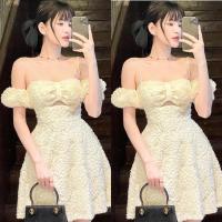 ราคา (รูปถ่ายจริงสินค้าสวยพร้อมแผ่นรองนม) เดรสลูกไม้นูนลายดอกไม้เปิดไหล่กระโปรงบานสั้นพร้อมเว้าอกผ้าฝ้ายโฟมสีครีม (22889886742)