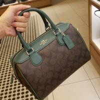 ราคา New Coach หมอน 9นิ้วพร้อมส่ง แท้100% (1608055182)