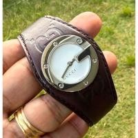 ราคา Gucci watch สายหนัง ปรับสายได้ตามข้อมือ มือสองของแท้ 100% (28924262582)
