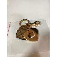 ราคา พวกกุญแจ ยี่ห้อ COACH SIGNATURE HEARTS KEY RING (25888148960)