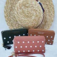 ราคา กระเป๋าสตางค์แบรนด์ forever young ขนาดกลาง มีแบบ 2 ซิป และ 1 ซิป มีแบบลายจุด หัวใจ หน้ากระต่าย และลายหลุยส์ น้ำหนักเบา (5717229029)