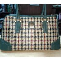 ราคา กระเป๋ามือสอง Daks London หนังลายสก็อต ทรงหมอน ถือ พร้อมส่ง (28036222482)