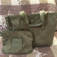 ราคา กระเป๋าถือ coach มีกระเป๋าลูกให้ด้วยคะ มีสีดำกับ สีเขียวขี้ม้า " (271784352)