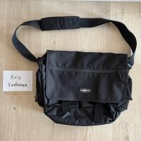 ราคา กระเป๋า Eastpak Stanly Messenger Bag สีดำ มือสอง (25944971073)
