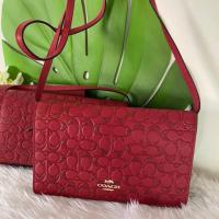 ราคา Coach crossbody สีแดง ถอดสายยาวได้ ใช้งานได้2แบบ (7220645479)