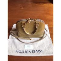 ราคา lv alma bb vernis สีทอง หนังแก้ว Louis Vuitton (5979379652)