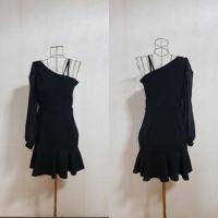 ราคา ขายเหมาเสื้อผ้ามือสอง - 6 ตัว 100 บาท Set R (4431295107)