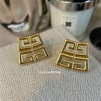 ราคา Givenchy ยุคกลาง Vintage High-end Simple Geometric โลหะต่างหูขนาดเล็กสําหรับผู้หญิงยุโรปและอเมริกา (29004252236)