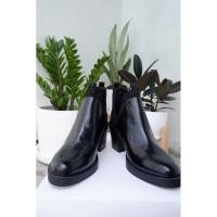 ราคา รองเท้าบูทส้นสูง ZARA ของแท้!! มือสอง (5056105244)
