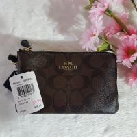 ราคา COACH F66506 DOUBLE CORNER ZIP WRISTLET IN SIGNATURE COLOR : IMITATION GOLD/BROWN/BLACK (731480678)