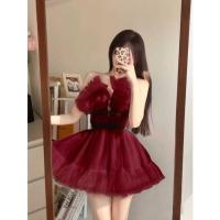 ราคา Used เดรสสั้น สีแดงเลือดหมู ♥️ ผ้ามุ้งเกาะอกฟรุ้งฟริ้ง สวย น่ารักมาก #เดรสแดง #เดรสคริตมาส (26359833314)