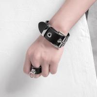 ราคา สร้อยข้อมือหัวเข็มขัดโลหะหนัง ปู่ ย้อนยุค, สร้อยข้อมือปรับได้พังก์ฮิปฮอปส่วนบุคคลสําหรับผู้ชายและผู้หญิง (40652321599)