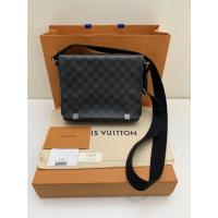 ราคา LOUIS VUITTON DISTRICT SA220502511 (13593083370)