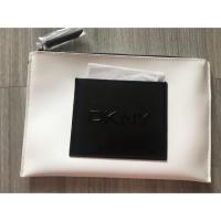 ราคา กระเป๋าเครื่องสำอางค์ ซิป DKNY (2787558703)