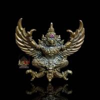 ราคา พญาครุฑรุ่นคัมภีร์เศรษฐี หลวงปู่สอ วัดบ้านขาม จ.สุรินทร์ปี พ.ศ.2560เนื้อทองแดง ฝังพลอยหน้าผาก กล่องเดิม หมายเลข 620 (25712263784)