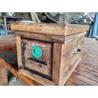 ราคา กล่องเลี้ยงผึ้งโพรง (ส่งทันที) ลังล่อผึ้งโพรง ทำจากไม้เนื้อแข็งทั่วไป เป็นไม้เก่าที่แห้งแล้วไม่หดตัว(ไม่มีคอน)แถมไขผึ้ง (6765287089)