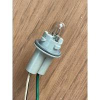 ราคา ขั้วหลอดไฟเลี้ยว,ไฟหรี่ หลอดเสียบ T10 (ได้ขั้ว+หลอด) แท้มือสองญี่ปุ่น (24863258279)