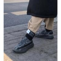 ราคา Adidas originals Yeezy Boost 350 V2 (ของแท้100%) (40125472355)