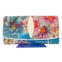 ราคา กระเป๋าสตางค์ผู้หญิงใบยาว 3พับ หนังปลากระเบนแท้ 100% สีฟ้า ลายดอกไม้ สวยงาม แข็งแรงทนทาน ราคาถูก - สีฟ้า ลายดอกไม้ - ห (28257999700)
