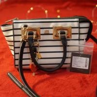 ราคา กระเป๋า Lyn ของแท้ มือ1 2590ลดเหลือ1700 (1548285494)