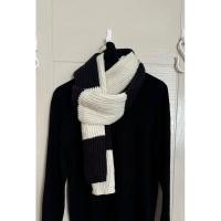 ราคา ผ้าพันคอกันหนาว มือสอง HEATTECH Uniqlo ไหมพรม สีขาวดำ SC-UN0001 (28906495846)