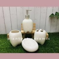 ราคา ชุดอุปกรณ์ในห้องน้ำ เซรามิก สีขาว รูปฟัน ทันตกรรม ที่วางสบู่ ที่ใส่แปรงสีฟัน แก้วน้ำ ที่กดสบู่เหลว ร้านหมอฟัน (9996160685)