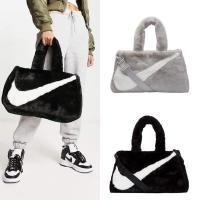 ราคา ****พร้อมส่ง**** NikeFauxFur ToteBag (22530377560)
