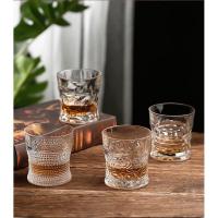 ราคา 【แก้วเหล้า เกรด A】แก้วสำหรับวิสกี้ วินเทจ แกะสลัก แก้วคริสตัล สำหรับใส่วิสกี้ เมนูค่าเฟ่ เนื้อหนา ใส่ไอซ์บอลได้ 300ml (26970484379)
