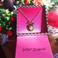 ราคา สร้อยคอจี้สิงโต พร้อมกล่อง แบรนด์ betsey johnson (9202153259)