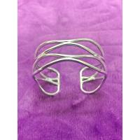 ราคา กำไลข้อมือสแตนเลสสตรี มือสองสภาพสวย (2298000744)