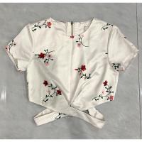 ราคา (Size XS - S ) เสื้อ Lyn Around ของแท้ 100 % ครอป สวยโชว์เอวนิดหน่อย สามารถใส่วันตรุษจีนแบบเริ่ดๆได้เลยค่ะ (14635417396)