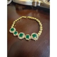 ราคา พร้อมส่ง ข้อมือเพชรพลอยเขียวมรกตเจียเหลี่ยมสวยสุดๆ (18176935941)