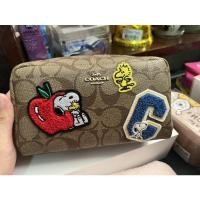 ราคา COACH x Peanuts Collection กระเป๋าใส่เครื่องสำอาง (14546763957)