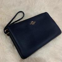 ราคา Used Coach คล้องมือ 2 ซิป Size L แท้ % (6695282774)