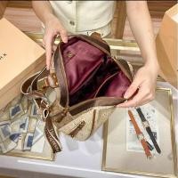 ราคา กระเป๋าสะพาย นำเข้าจากฮ่องกง (24271469104)