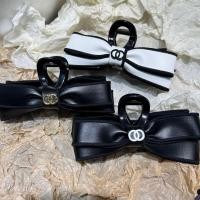 ราคา หนังเรียบง่ายสไตล์ Chanel คลิปโบว์กิ๊บ สำหรับคาดศีรษะ สีดำและขาวคลาสสิก (27492613067)