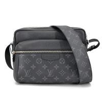 ราคา กระเป๋าสะพายไหล่ Louis Vuitton Outdoor ดำ สำหรับผู้ชาย (40422424631)