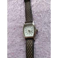 ราคา นาฬิกามือสองสุภาพสตรีญี่ปุ่น ทรงถังเบียร์ Shoo La Rue Quartz (43406442393)