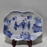 ราคา ชามรองปั้นชากระเบื้องกังไสน้ำเงินขาวทรงแปลกเขียนลายสามเซียนบนภูเขา 大明成化年制 (ต้า หมิง เฉิง ฮว้า เนียน จื้อ ) (22723543156)