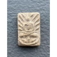 ราคา พระเนื้อผง พิมพ์ขุดสระ หลวงปู่เผือก ปญญธโร วัดกิ่งแก้ว (24884565732)